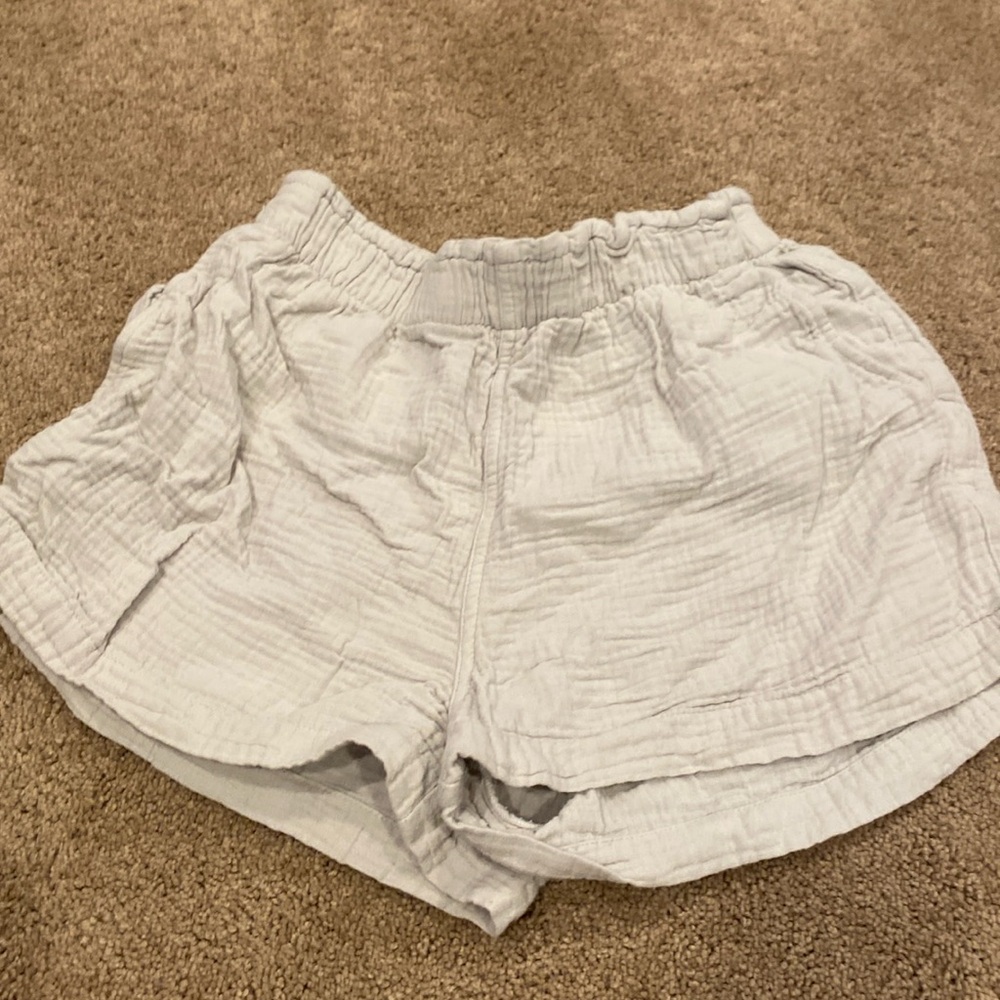 h&m light green linen short
